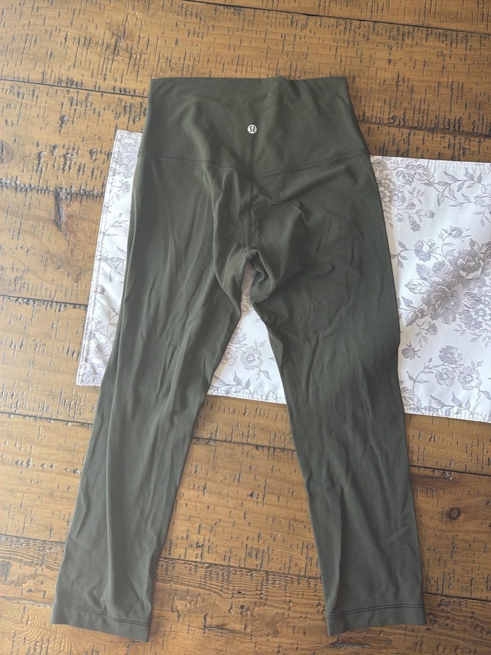 Lululemon green crop legging 6